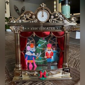 White Barn Wallflowers Nutcracker Plug-in Fragrance Projector